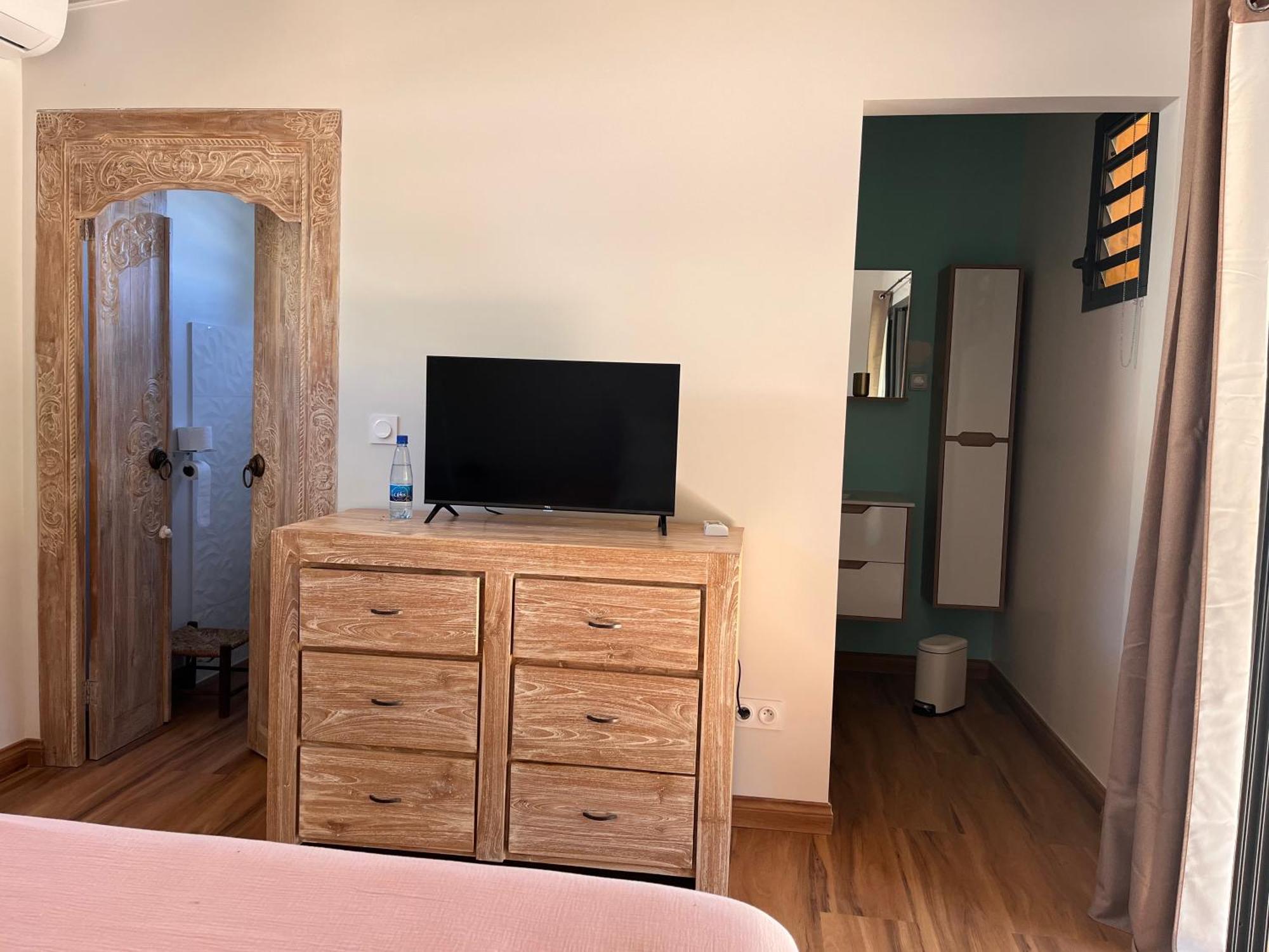 Bungalow Leu Gadiamb 생뢰 외부 사진