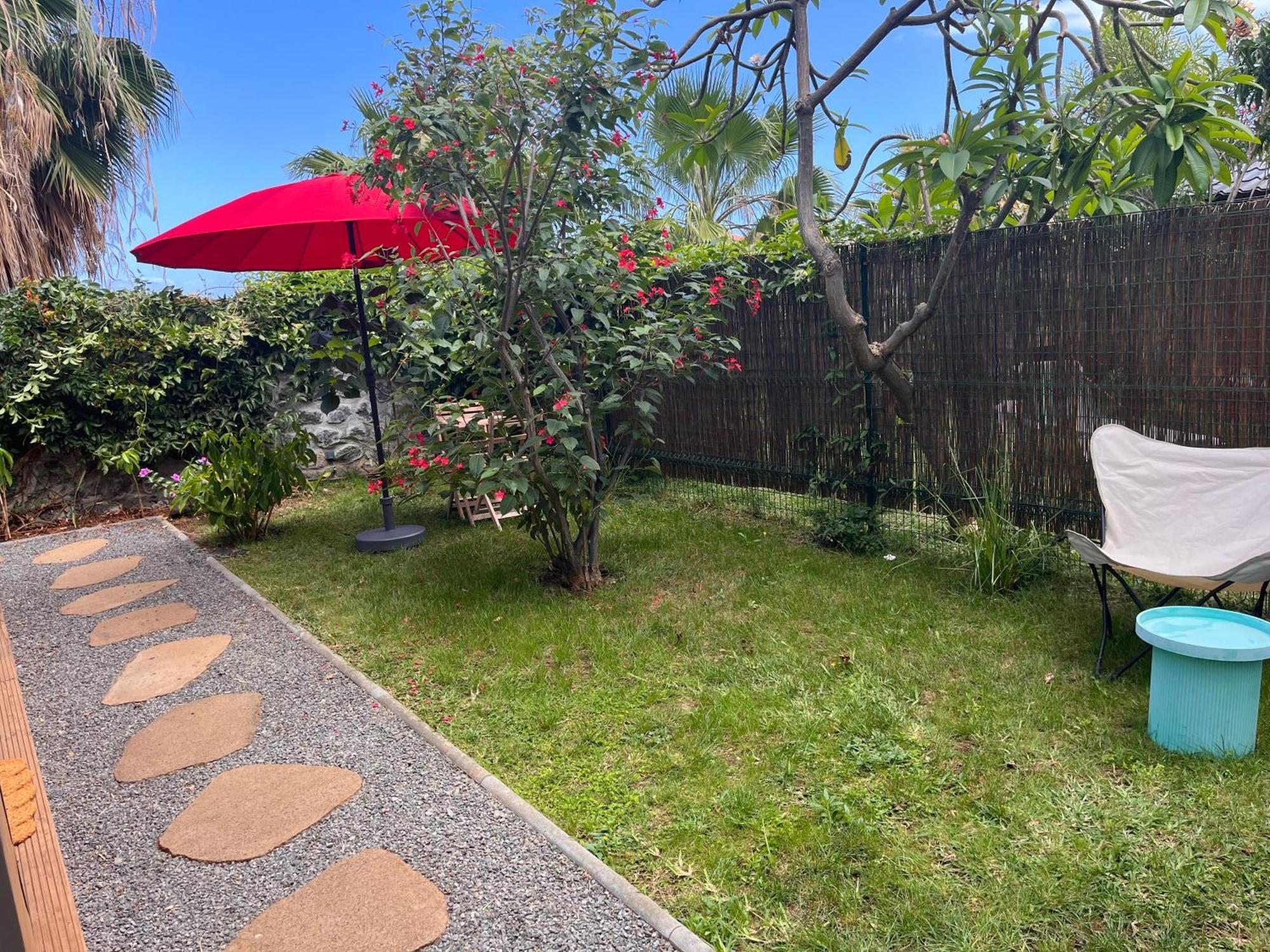 Bungalow Leu Gadiamb 생뢰 외부 사진